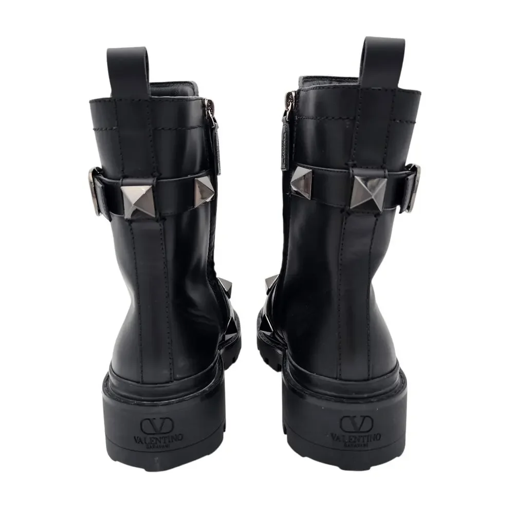 Valentino Garavani Roman Stud Combat Boot Zip Ankle Black Leather Size 39 US 9